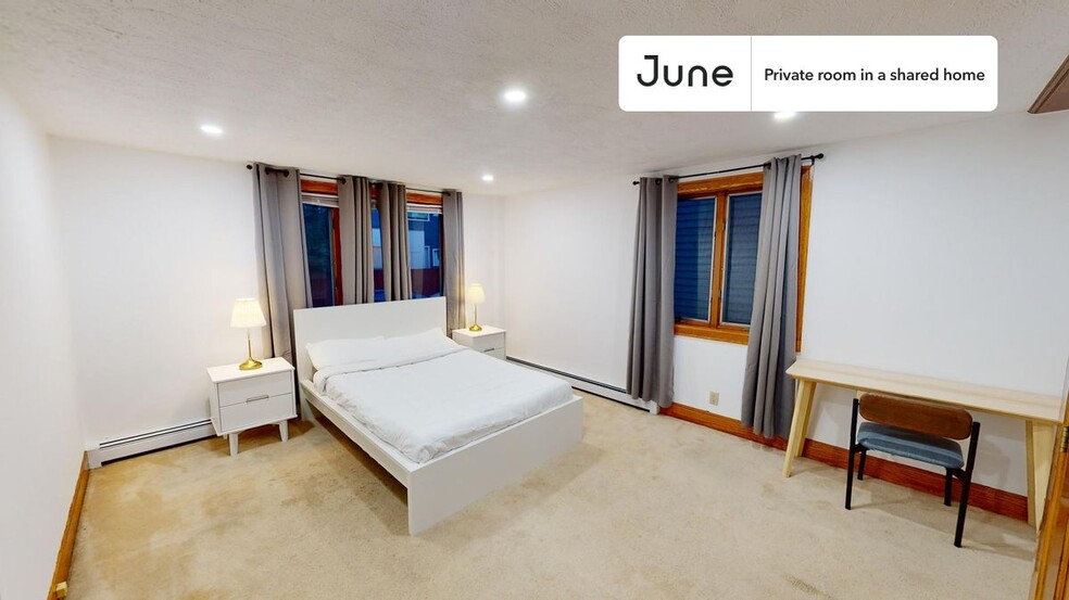 Primary Photo - Private bedroom in 5 bed/2 bath Home