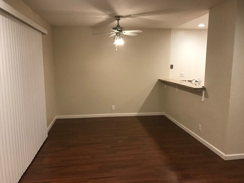 Dining area - 497 Daisydell Court
