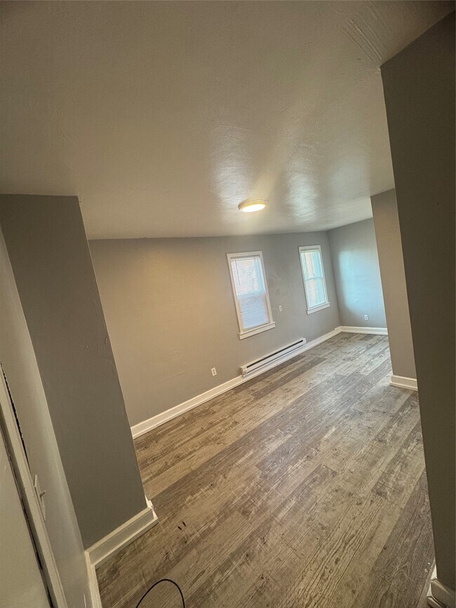 Building Photo - 46 Lake Ave