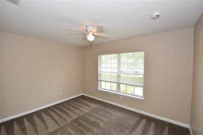 Building Photo - 35 Regent Ln