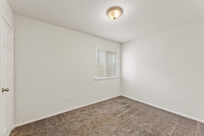 Building Photo - 105 Rearden Blvd