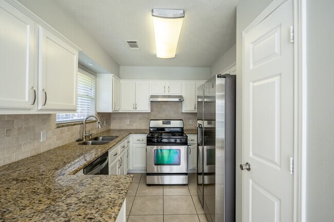 Building Photo - 1520 Strasburg Cir