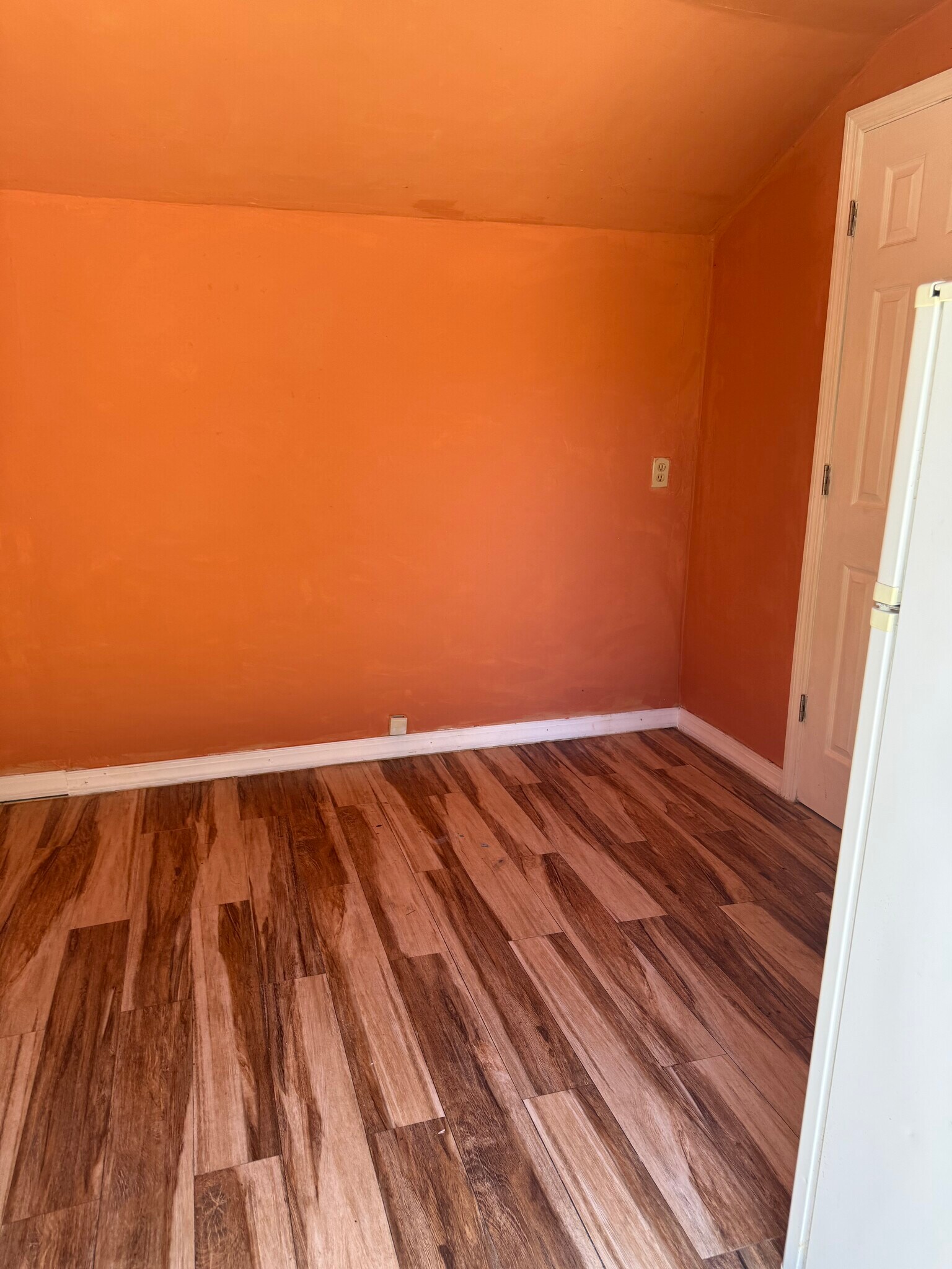 Loving/dining room - 331 NE 26th Ct