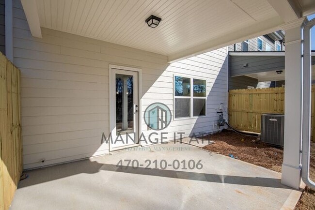 Building Photo - Elegant Townhouse in City of Buford School District!