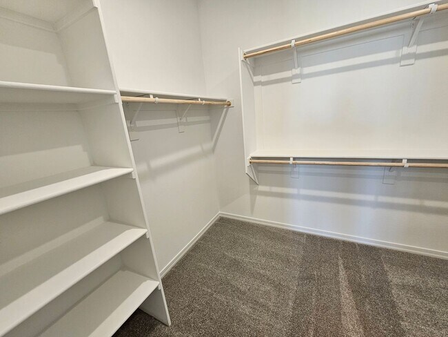 Building Photo - Stunning views