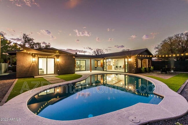 Building Photo - 3005 N 81st Pl