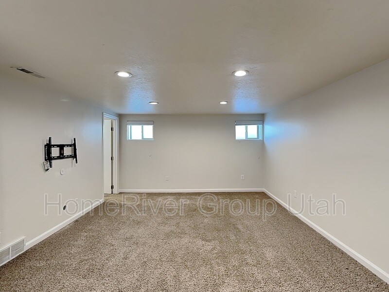 Building Photo - 1588 S 1300 E