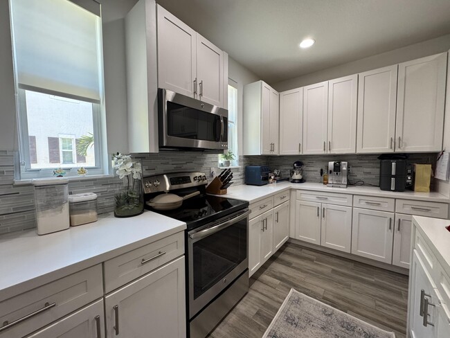 Building Photo - 101 E Coda Cir