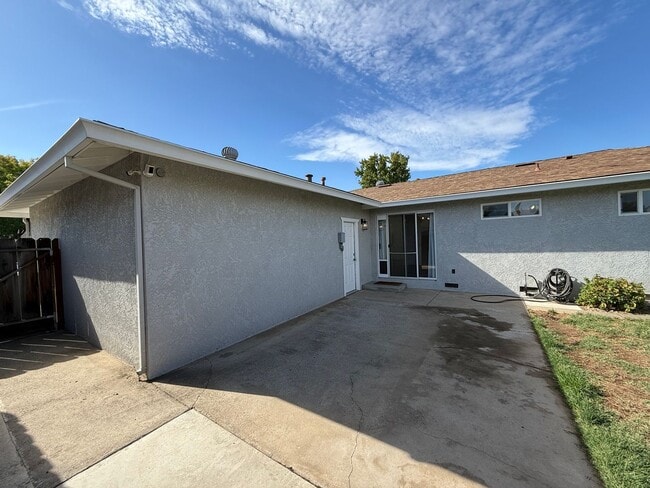 Building Photo - Updated 3-bedroom single story in Oakdale!