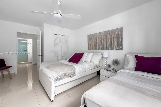 Building Photo - 19901 E Country Club Dr