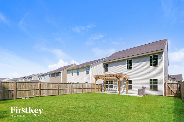 Building Photo - 772 Redbud Ln