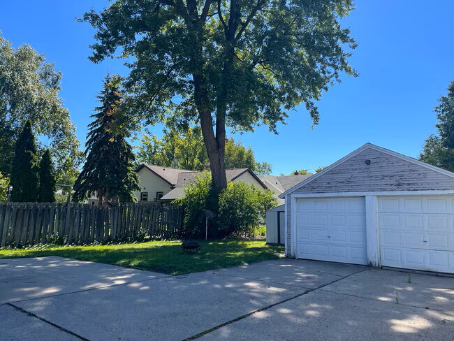 Building Photo - 511 Keyes St