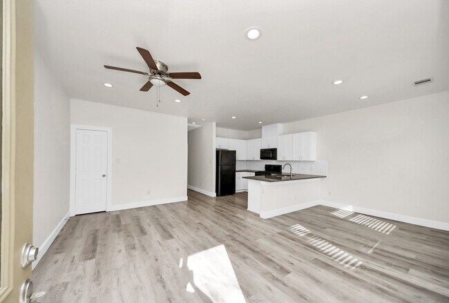 Building Photo - 6827 Mcwilliams Dr