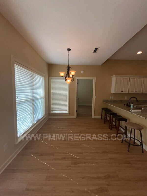 Building Photo - 306 Hidden Creek Cir