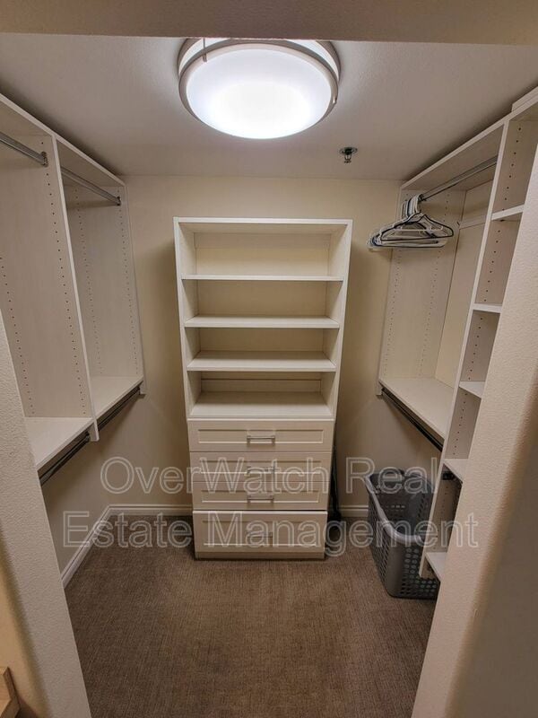 Building Photo - 11351 Discovery View Dr
