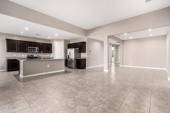 Building Photo - 37728 W San Capistrano Ave