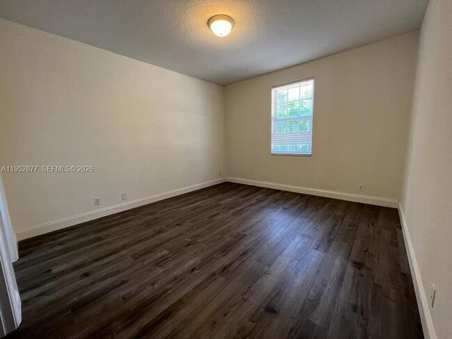 Building Photo - 1971 Harbor View Cir