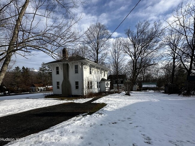 Building Photo - 1 Church St