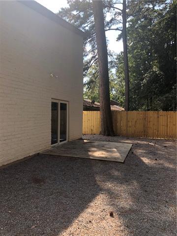 Private Patio - 19435 Slemmer Rd
