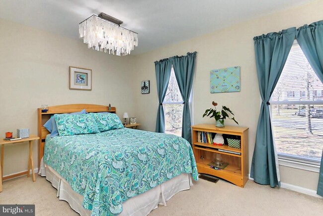 Building Photo - 8492 Laurel Oak Dr