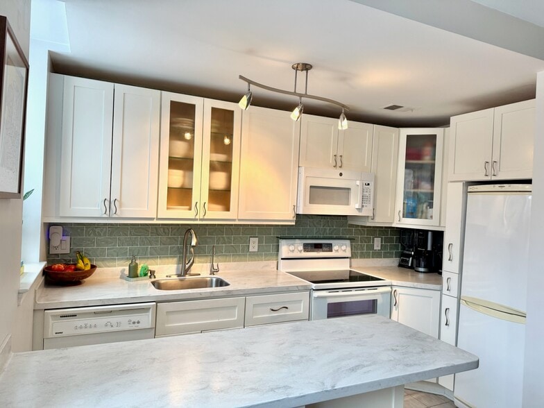 Kitchen - 1920 S St NW