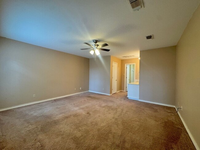 Building Photo - FER25