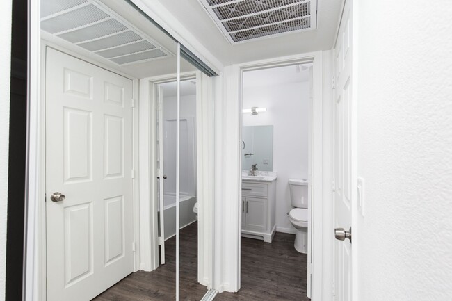 Building Photo - Completely remodeled studio unit overlooki...
