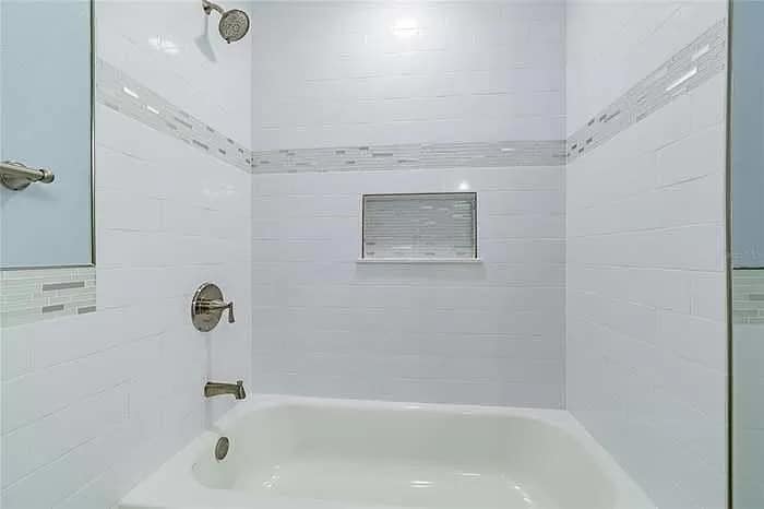 Building Photo - 2002 N St Vincent St