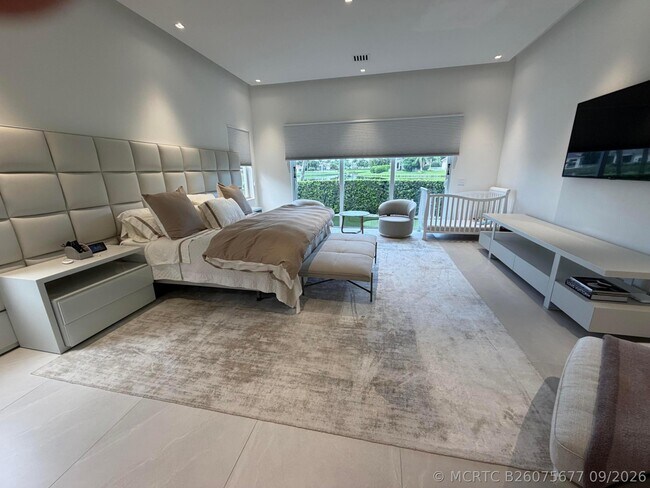 Building Photo - 6493 Enclave Way