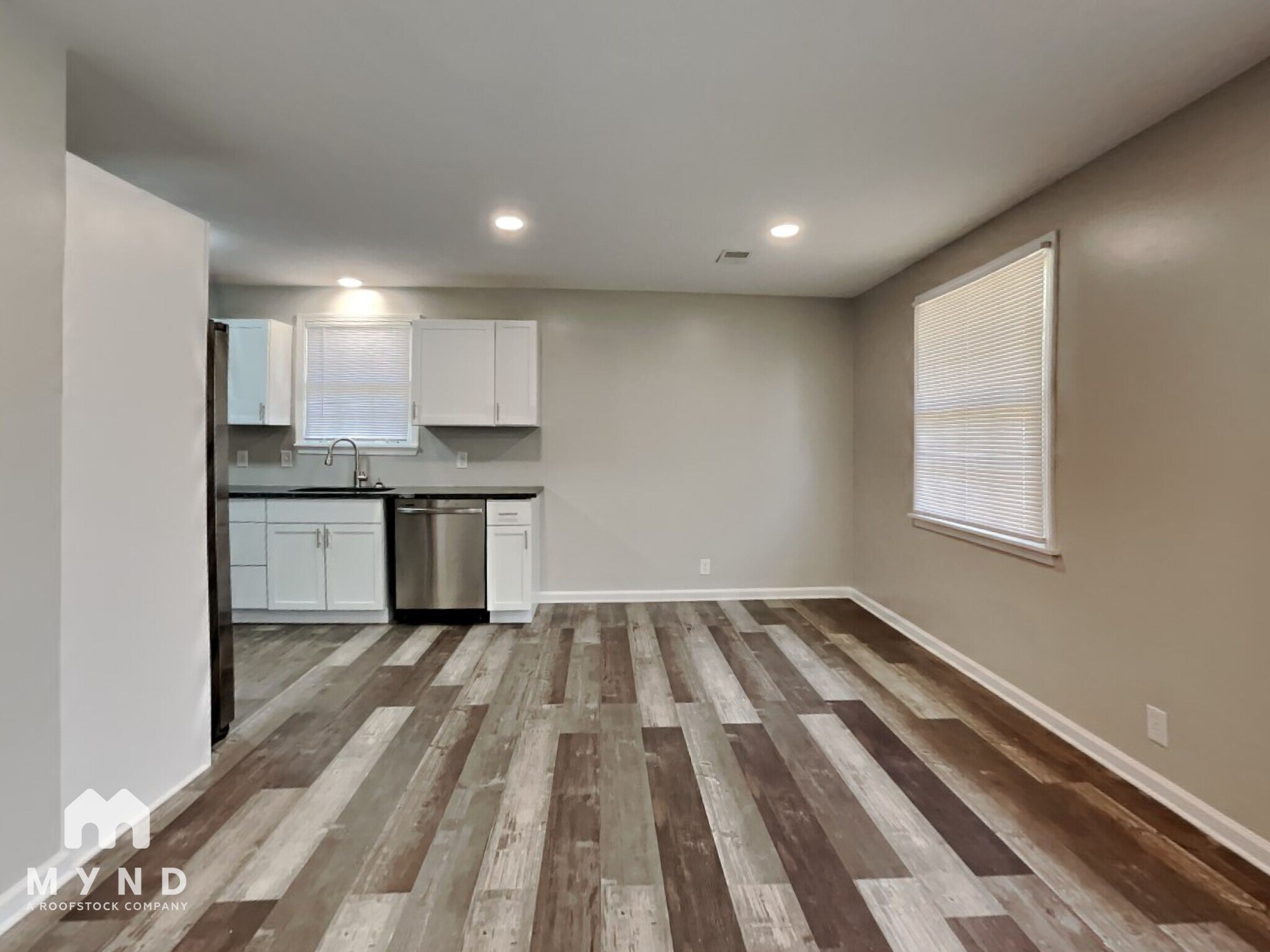 Building Photo - 3835 Valley Ridge Dr