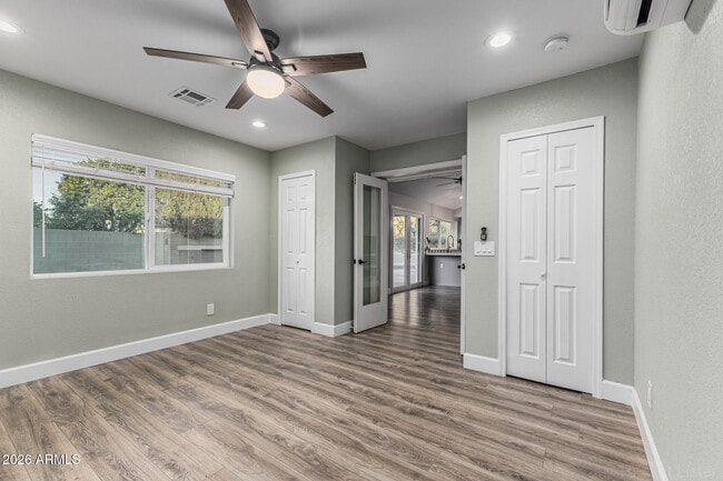 Building Photo - 3217 N Ellis St