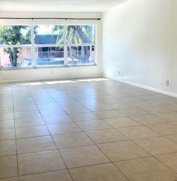 Building Photo - 760 SE 2nd Ave