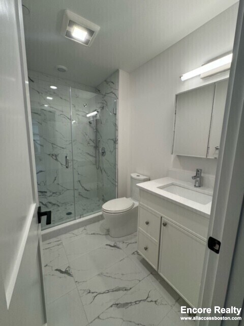 Building Photo - 157 Everett St