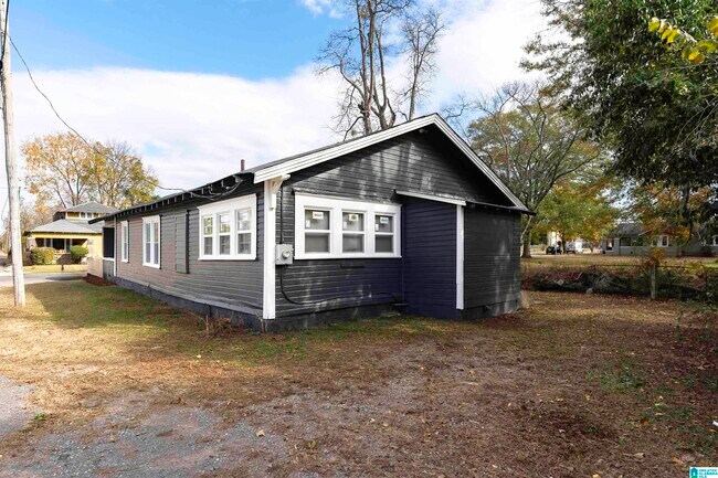 Building Photo - 516 14th St SW