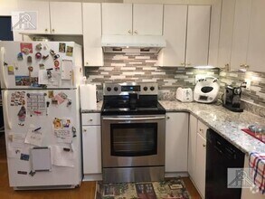 Building Photo - 3 bedroom in Brookline MA 02446