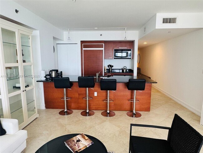 Building Photo - 1830 S Ocean Dr