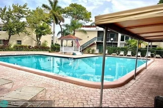 Building Photo - 5200 NE 6th Ave