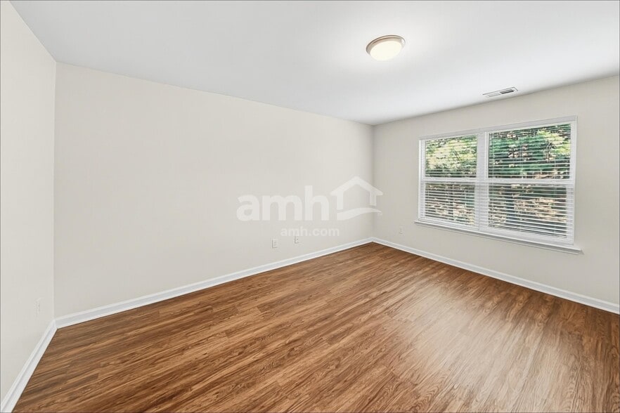 Building Photo - 343 Alcovy Way