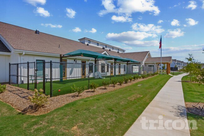 Building Photo - 8 Beautyberry St