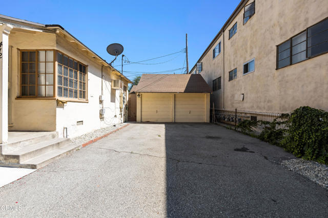 Building Photo - 412 Pioneer Dr