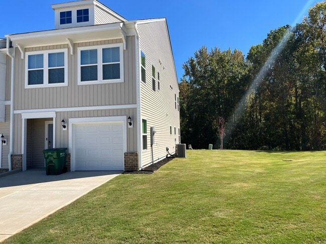 Building Photo - Brand New 3/3 Move In Ready Now!