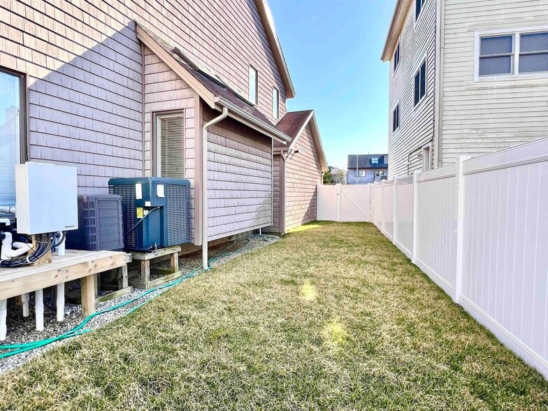 Building Photo - 6 Brunswick Ct