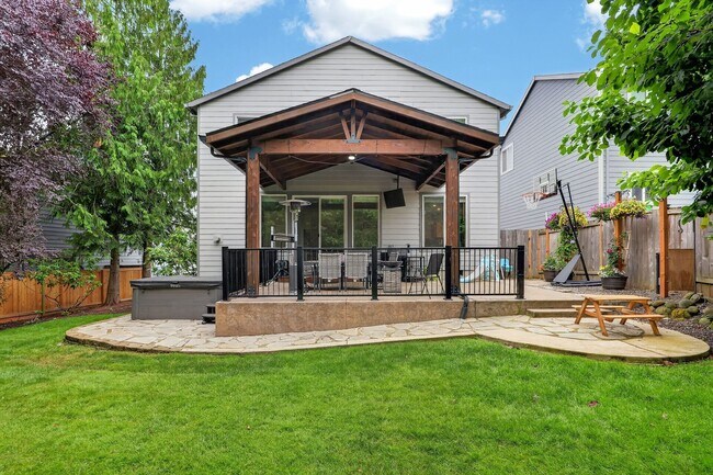 Building Photo - 3 Bedroom/2.5 Bath + Bonus Room & Outdoor living