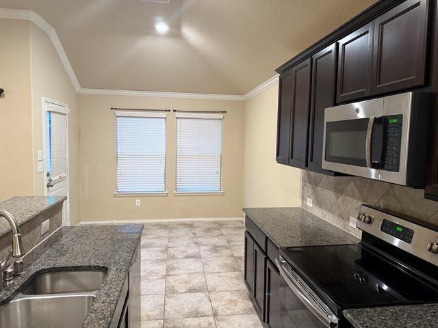 Building Photo - 12009 Clearpoint Ct