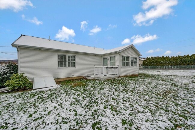 Building Photo - 11 Gilroy St