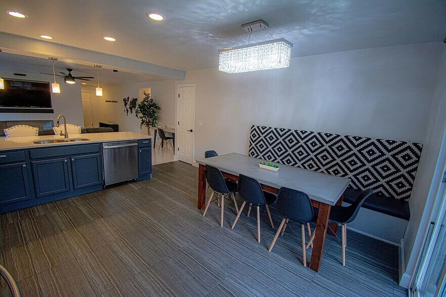 Building Photo - 5560 Kalispell St