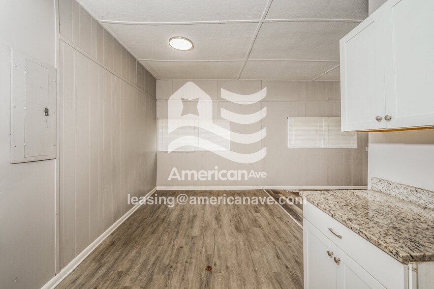 Building Photo - 6715 2nd Ave S