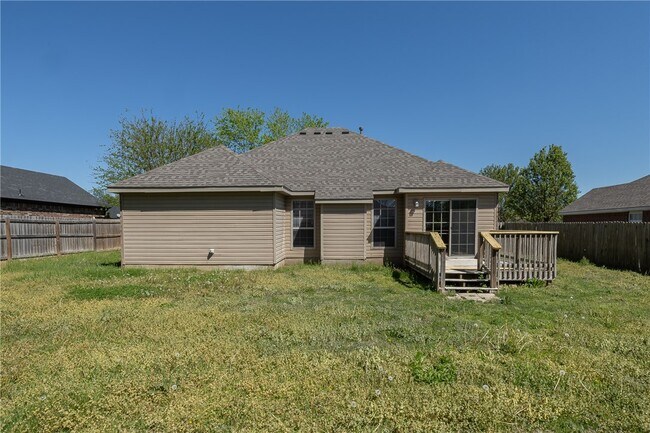 Building Photo - 515 Liem Cir