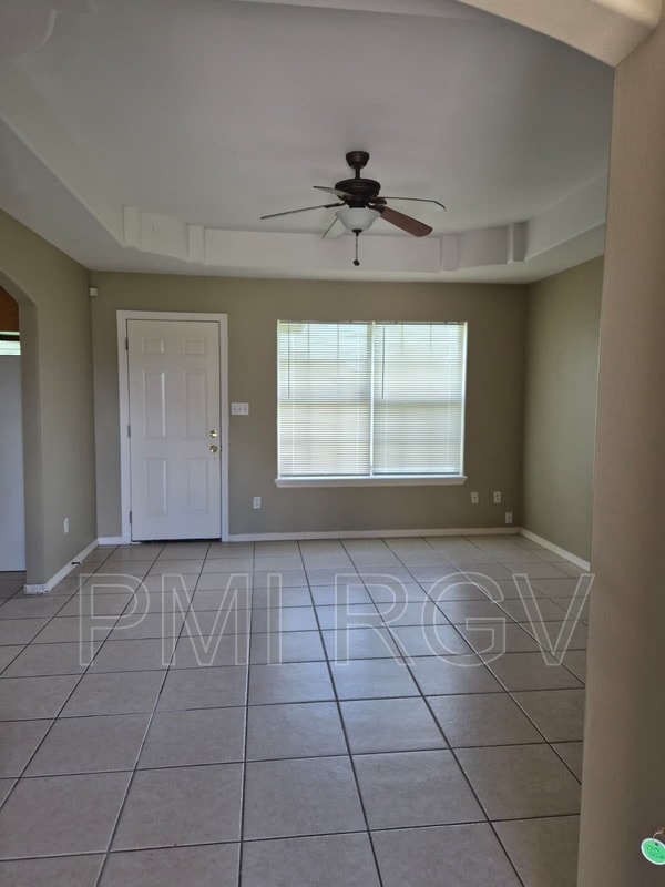 Building Photo - 8314 N Val Verde Rd