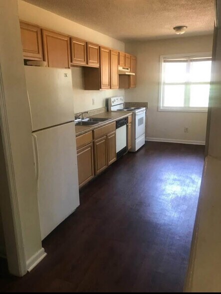 Building Photo - 615 Emerald Dr